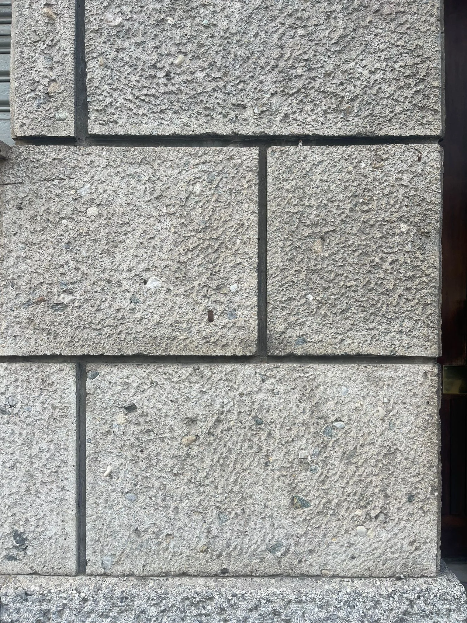 Cantiere: dettaglio dei rivestimenti lapidei
